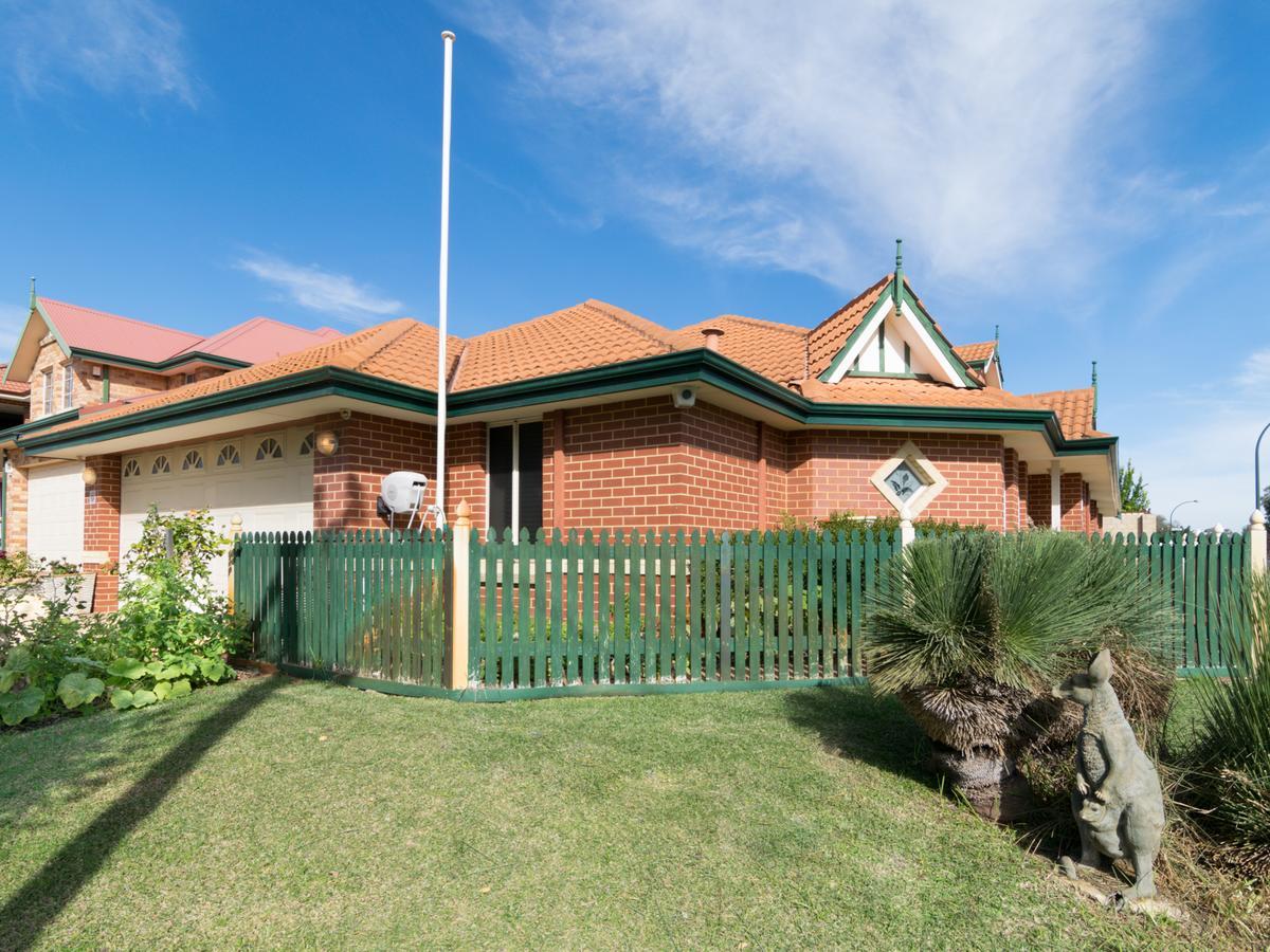 Ascot On Swan Bed & Breakfast Пърт Екстериор снимка